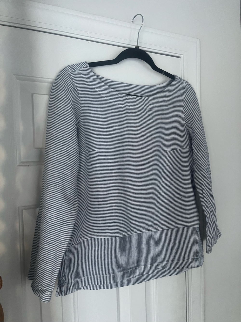 Tahari Nautical-Inspired Linen Stripe Top ⚓️🤍 - Picture 2 of 5